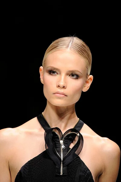 Look 1